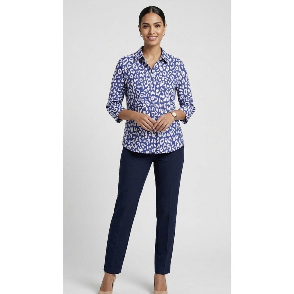 Chico’s No Iron Stretch Blue White Abstract 3/4 Sleeve Shirt  Size 1  M 10